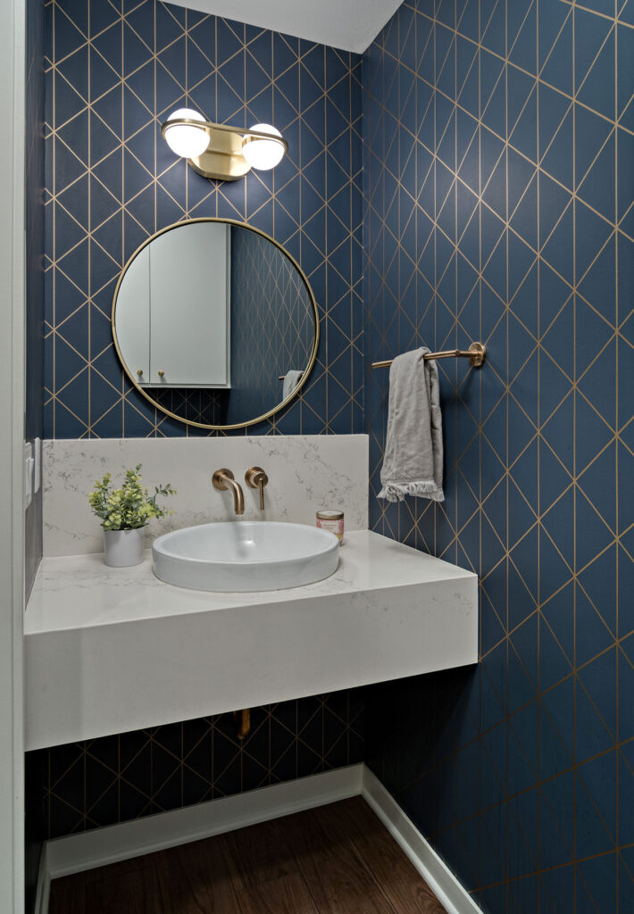 Blue powder bath
